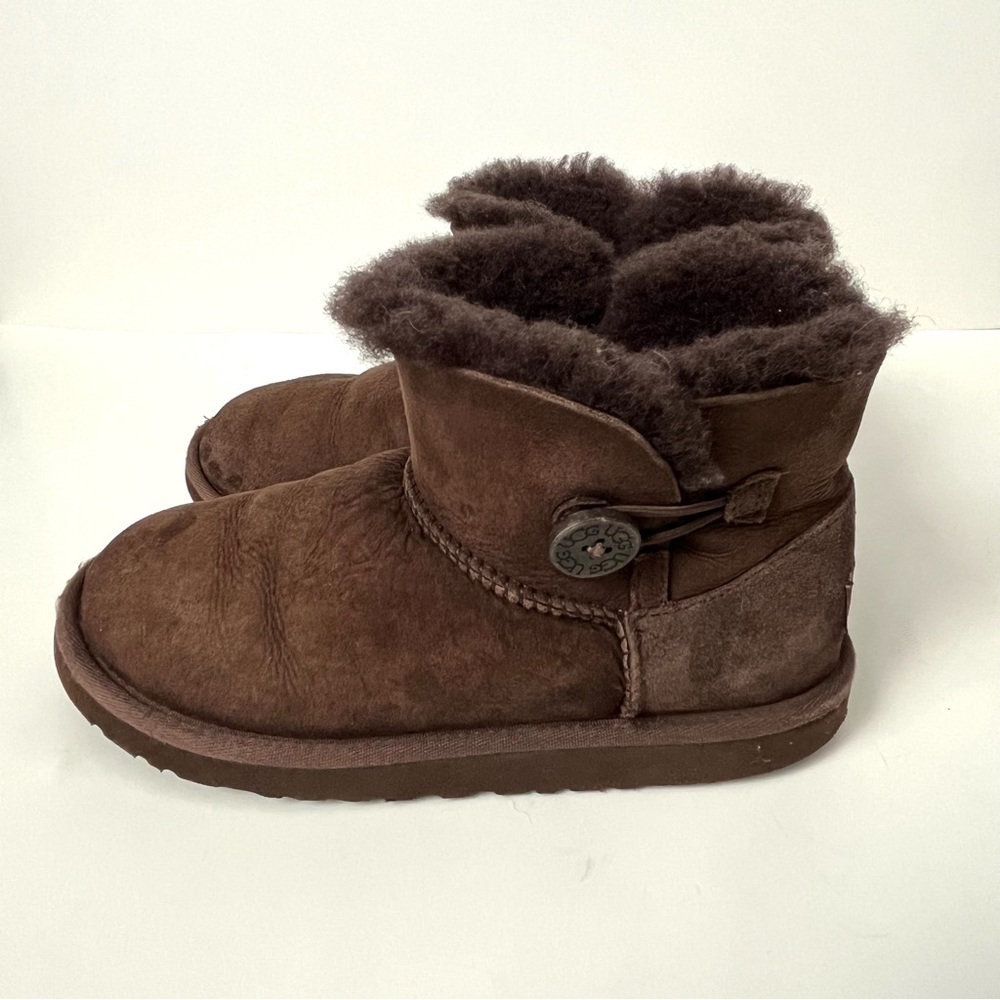 Chocolate Brown UGG Boots. Size US4